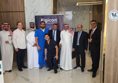 Antonini na Arábia Saudita para um workshop de Implante Protético Peniano Tricomponente