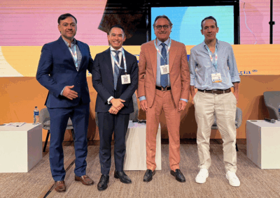 Foto ricordo ufficiale del Prof. Gabriele Antonini con i colleghi specialisti al 60º Congresso della Società Colombiana di Urologia.