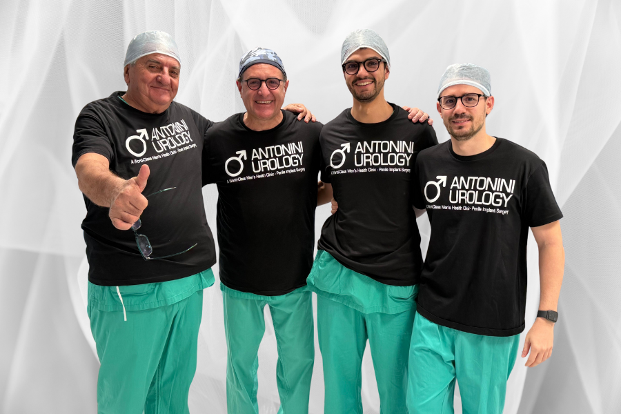 Professor Mearini, full professor at Perugia, guest in Rome for prosthetic surgery